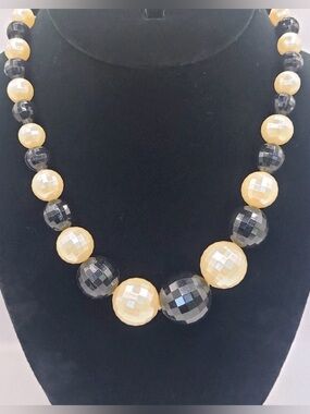 Black & Cream Beaded Vintage Necklace